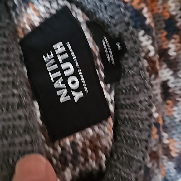 Sweaters - Picture 3 of 7